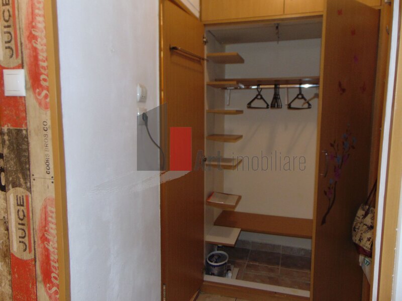 Titan metrou, apartament cu o camera, garsoniera